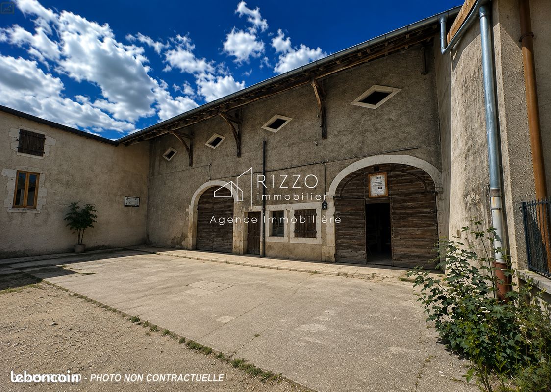 Maison 5 pièces 180 m² · à Gex · 180 m² · 485 000 €