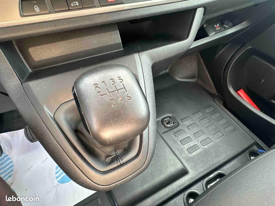 Peugeot Expert Fg XL 1.5 BlueHDi 120ch S&S Pack Premium Connect / 20750 HT / CAMERA / MODUWORK (image 17)