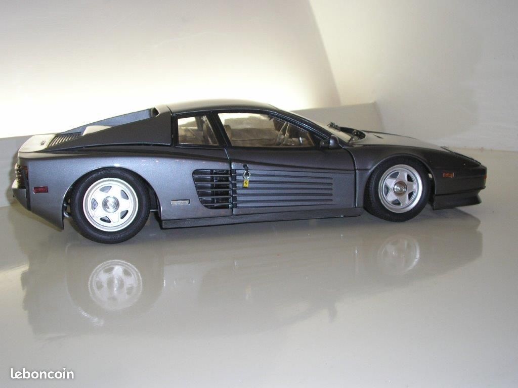 Pocher Ferrari Testarossa TARGA 1/8 schaalmodellen (image 7)