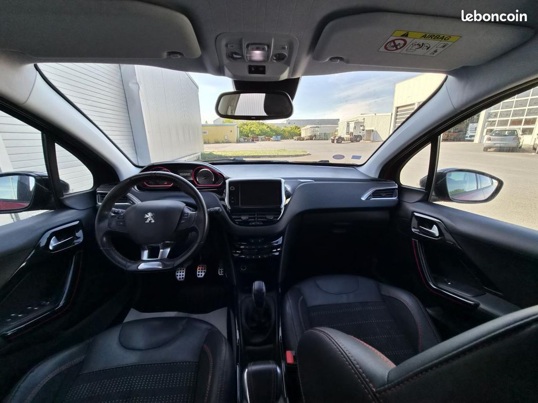 PEUGEOT 2008 1.2i PureTech 12V S&S - 110 GT Line PHASE 2 (image 10)