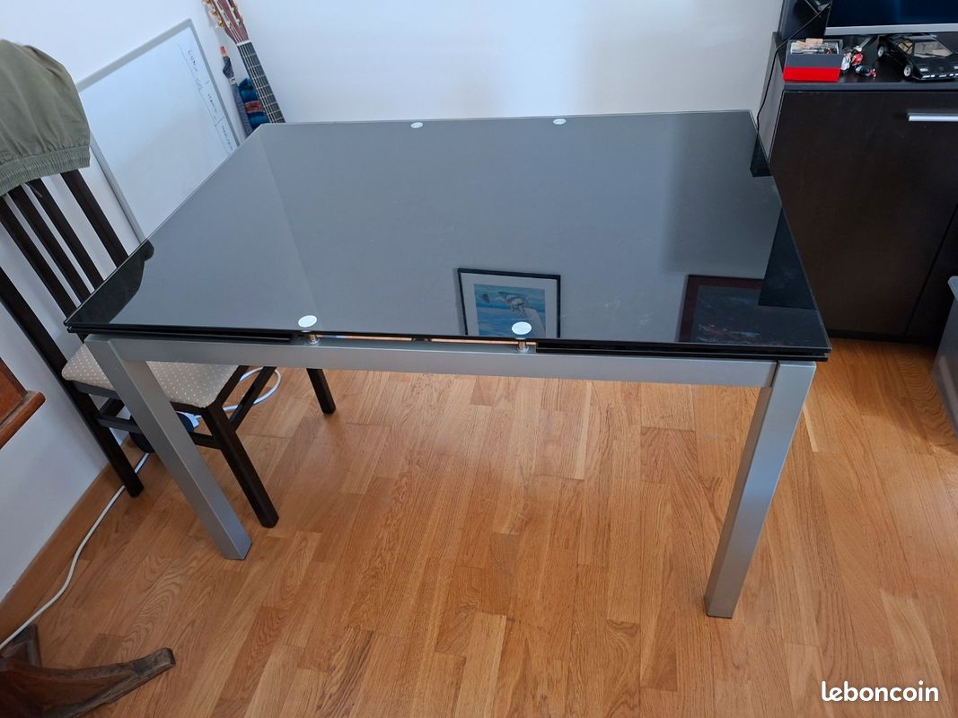 Table en verre avec rallonges et 4 chaises (image 2)