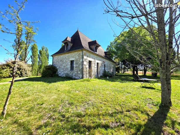 Propriété 3 pièces 135 m²
