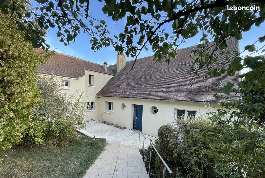 Maison 8 pièces 250 m² · à Auxerre · 250 m² · 320 000 €