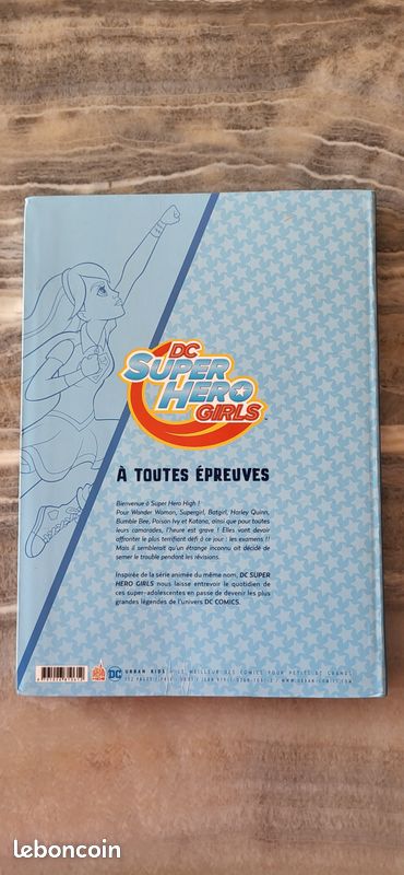 Lot de 3 livres DC Comics Super Hero Girls (image 2)