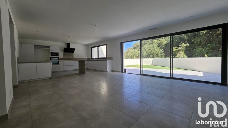 Villa 4 pièces 130 m²