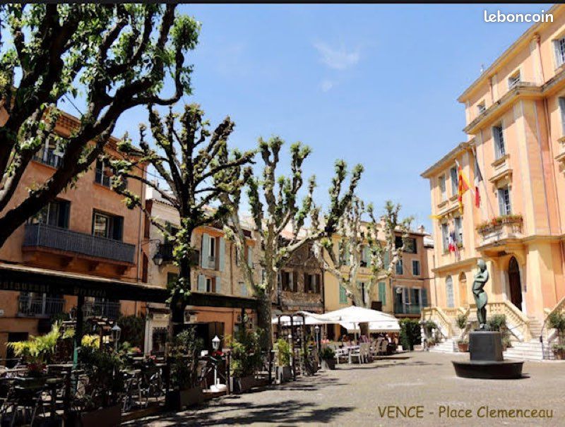 Appartement 3 pièces 59 m² · à Vence · 59 m² · 890 €