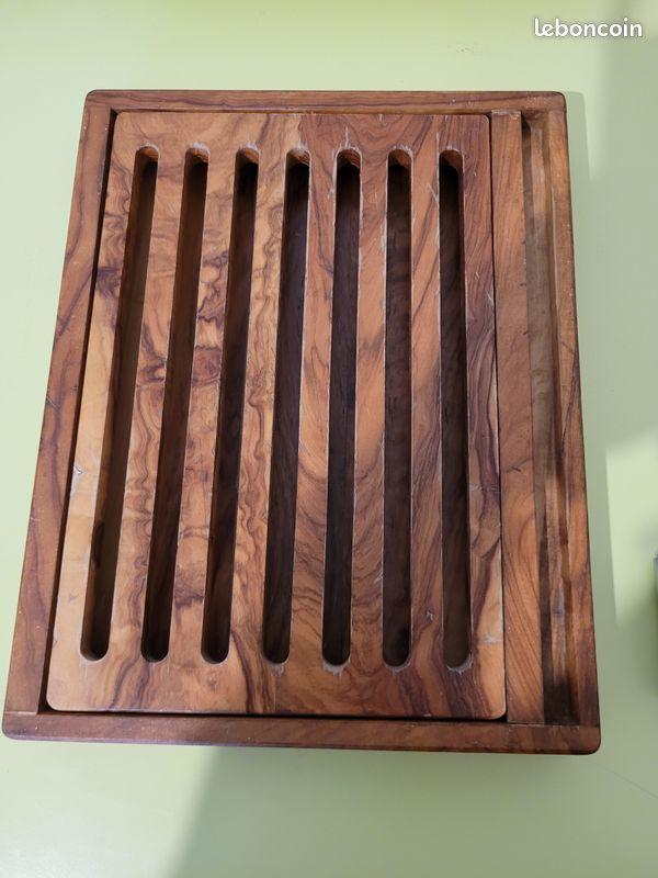 Planche à Pain En Bois D'Olivier Artisanale 35x20 Cm - Avec Réception Des Miettes