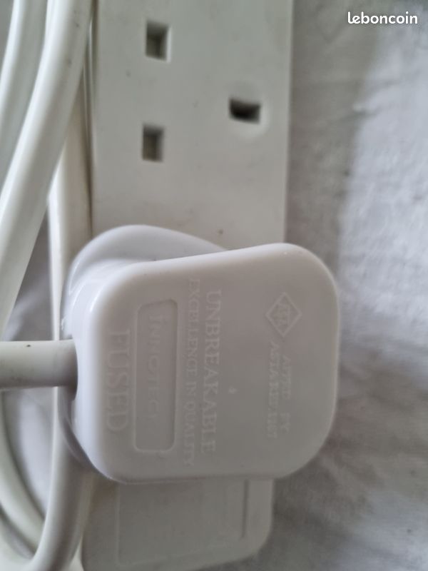 Lot multiprises et prises UK (image 4)