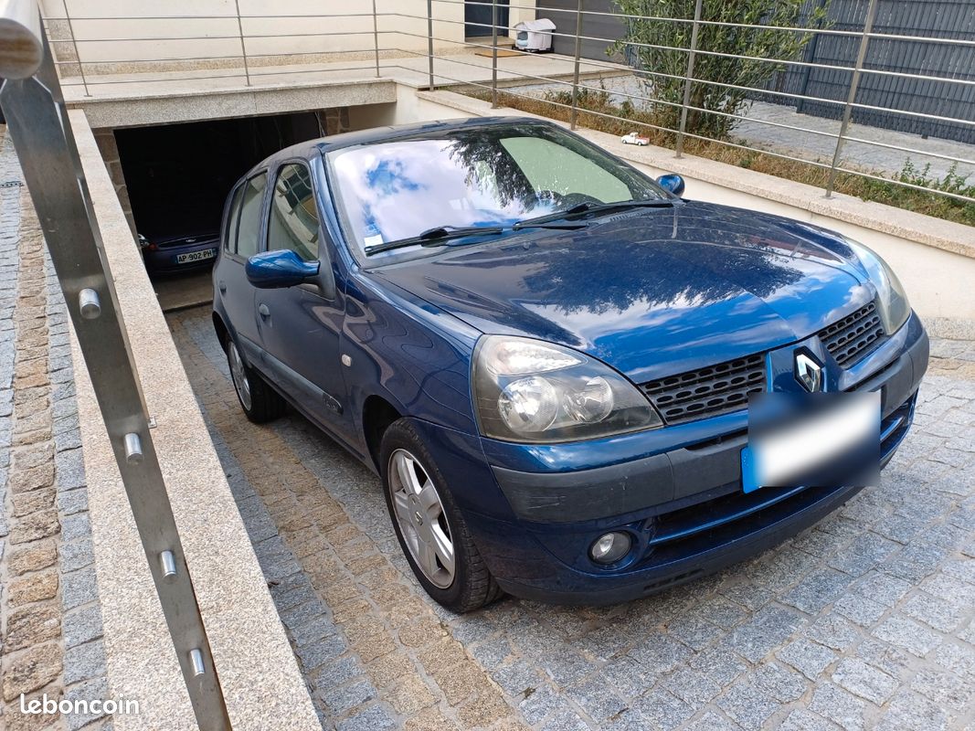 Clio 2 phase 2 2004 (image 2)