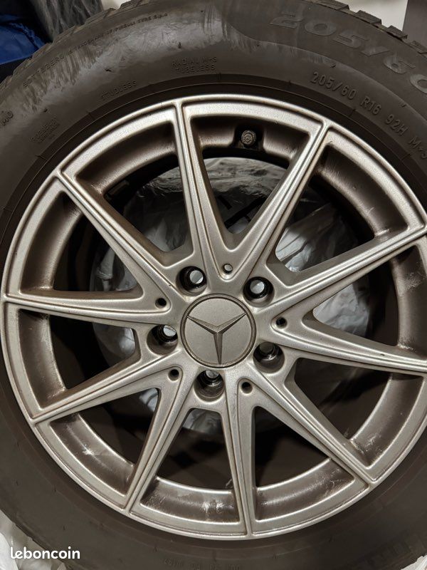 Jantes Alu et pneus hiver 16 pouces Mercedes Classe A (image 2)