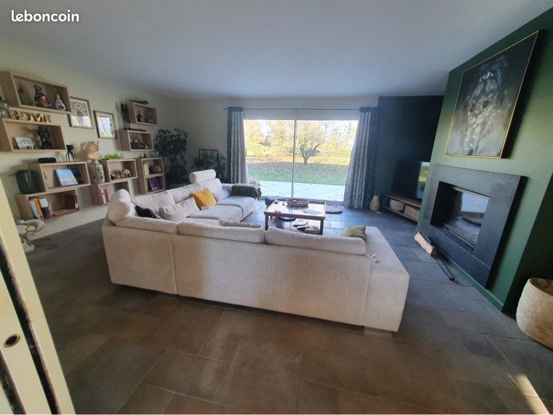 Maison 11 pièces 260 m² · à Étroussat · 260 m² · 320 000 €