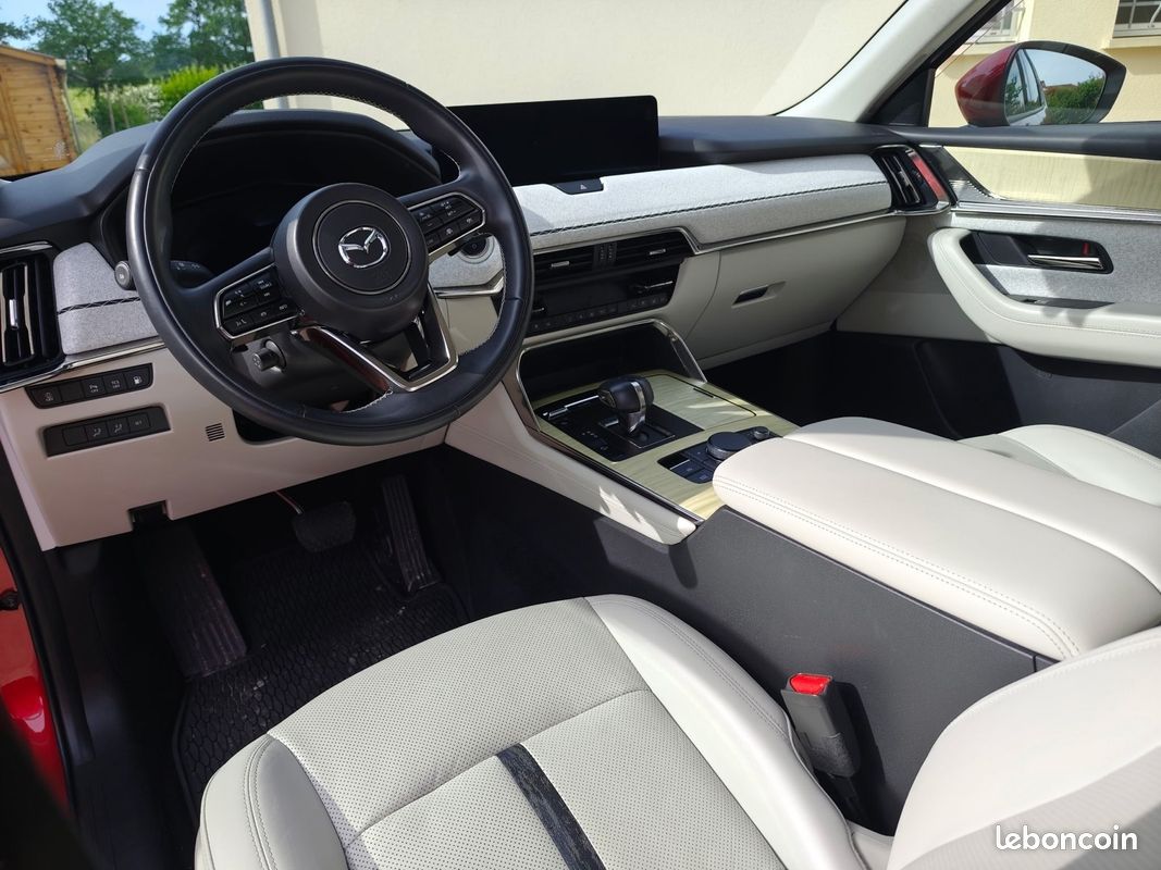 MAZDA CX-60 TAKUMI PHEV 327ch AWD BVA | Toit ouvrant • Cuir Nappa Blanc • Caméra 360° • 2ème main (image 3)