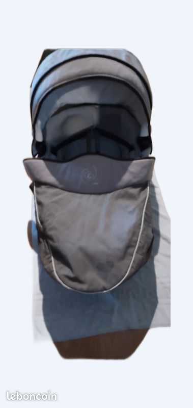 Transat et Landau Bébé Confort avec pied (image 1)