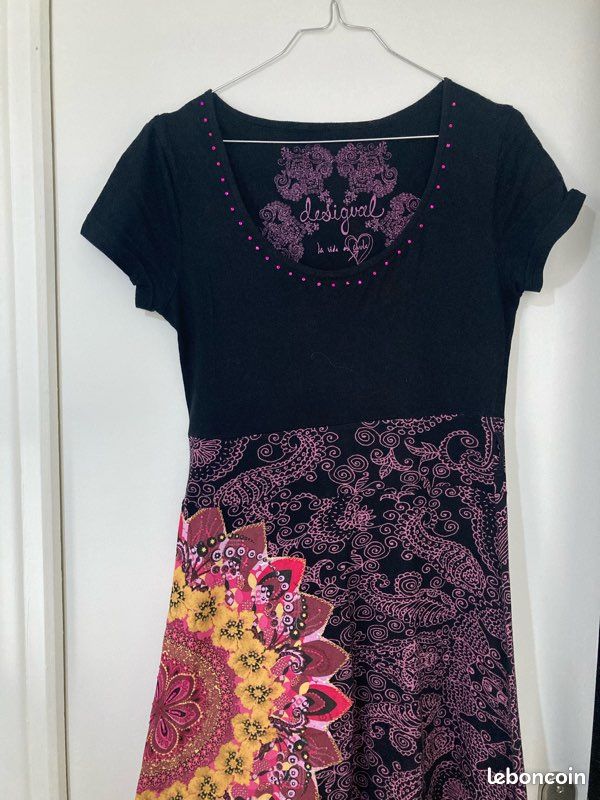 Robe Desigual Noire Taille M/38 – Neuve Sans étiquettes, Longueur 90cm, Style Moulant