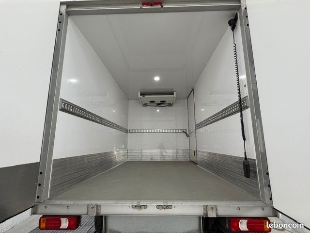 Iveco Daily CHASSIS CABINE FRIGO 12M3 160 CV ROUES JUMELEES HAYON CAISSE CAZAUX GROUPE THERMOKING... (image 10)