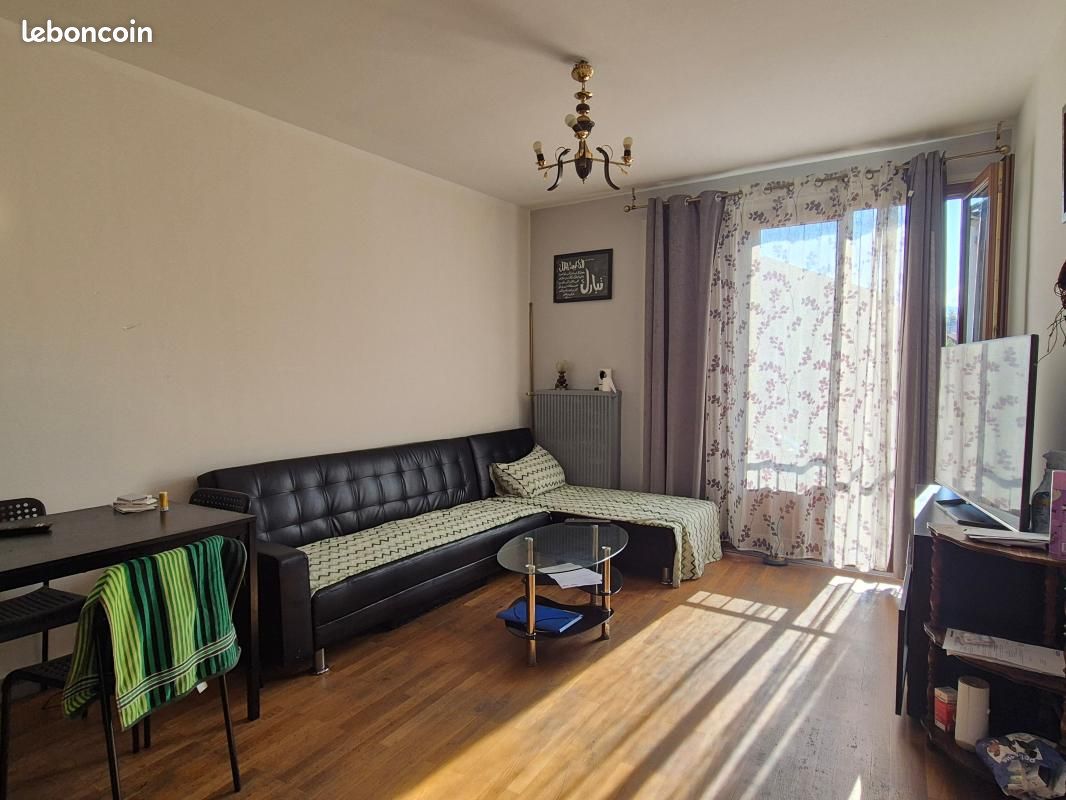 Appartement 2 pièces 45 m² · à Saint-Étienne · 45 m² · 53 000 €