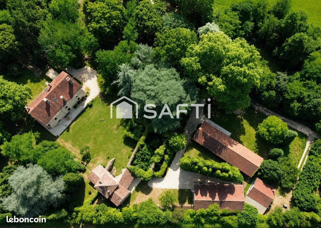 Maison 22 pièces 574 m² · à Monsempron-Libos · 574 m² · 949 000 €