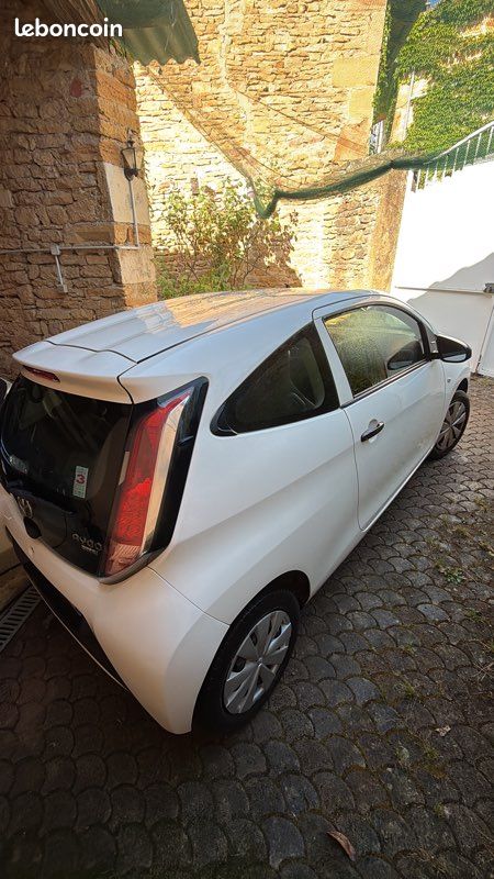 Toyota Aygo II 1.0 VVT-i 69 ch - 2015 - 173 000 km (image 2)