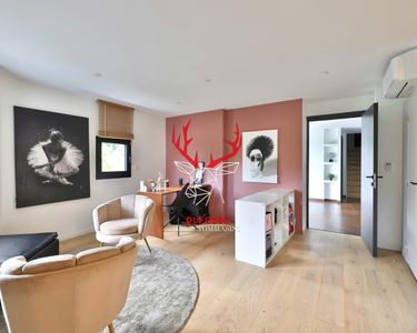 Maison 1 890 000 € - 305 m²