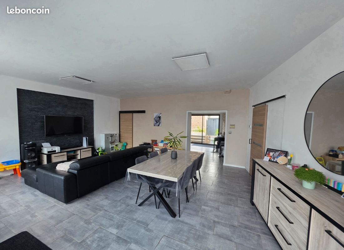 Maison 6 pièces 151 m² · à Monchecourt · 151 m² · 215 000 €