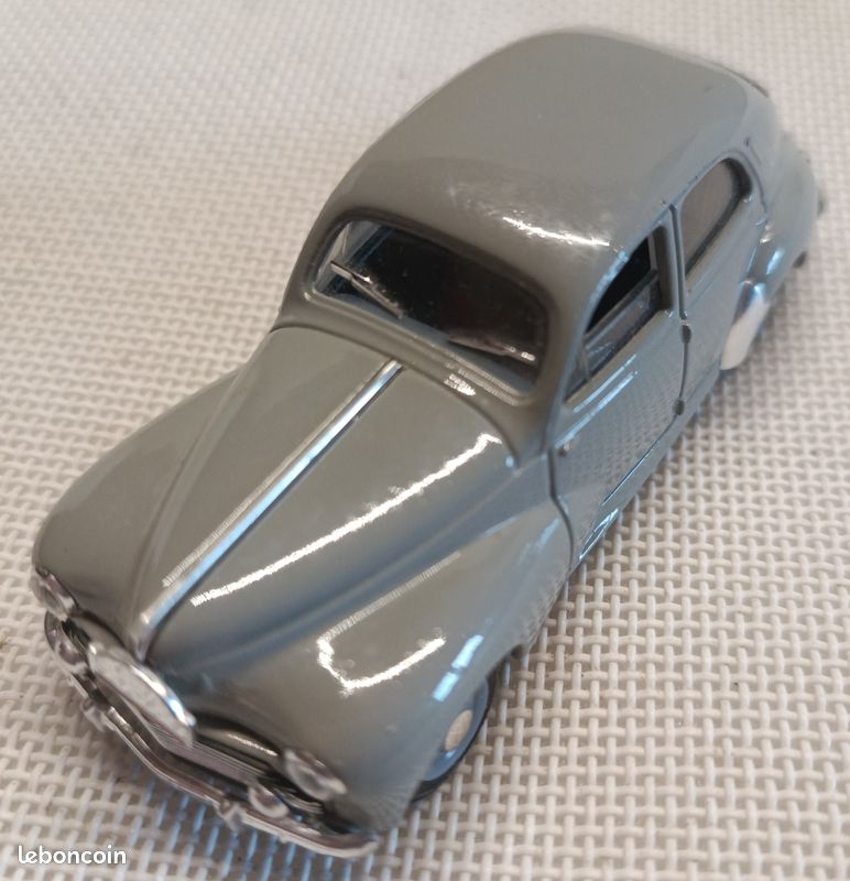 Miniature Peugeot 203 1953 – Retro-Bolide – Résine 1/43 – Voiture De Sport