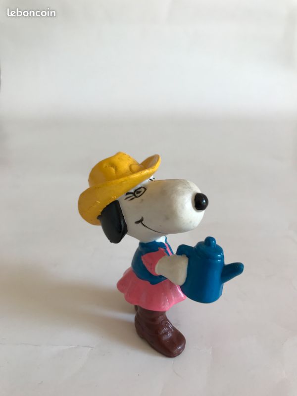 Figurine Snoopy sert du café hauteur 7cm (image 2)