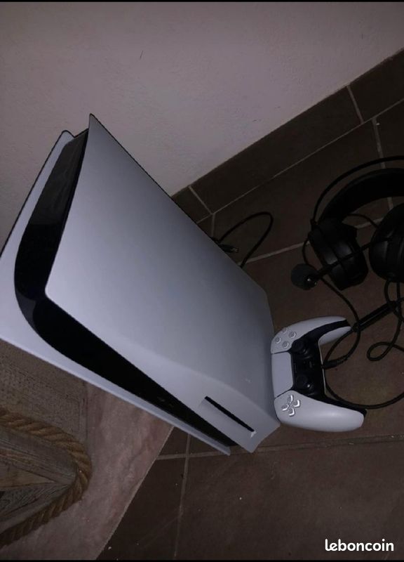 Urgent play 5 manette + casque à saisir (image 2)