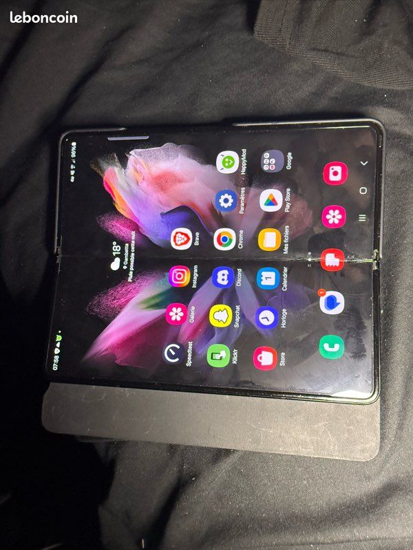 Galaxy Z fold 3 5g version 512gb (image 1)