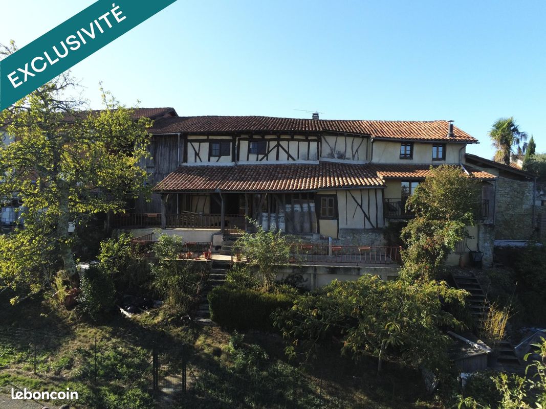 Maison 9 pièces 179 m² · à Vic-Fezensac · 179 m² · 66 000 €