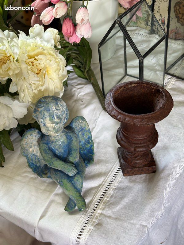 Tabouret pouf en velours.. ( Ostaria Design ). ….. (image 5)