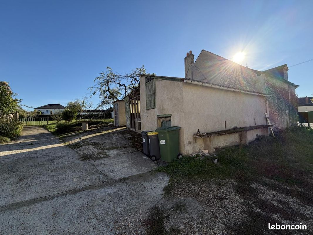 Terrain 372 m² · à Notre-Dame-d'Oé · 372 m² · 84 240 €