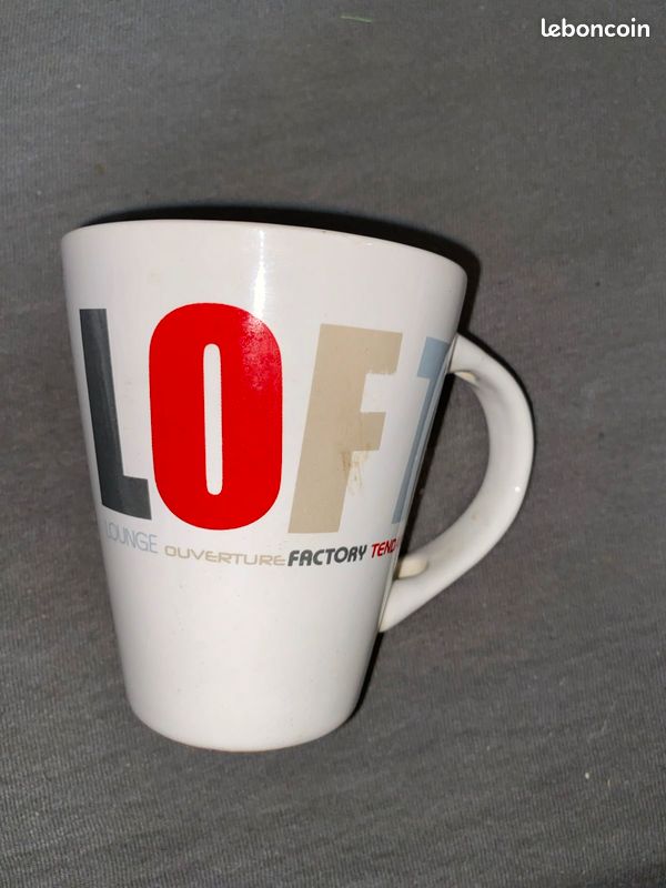 Accesoires ( verre , tasse , plateaux , vase ) (image 1)