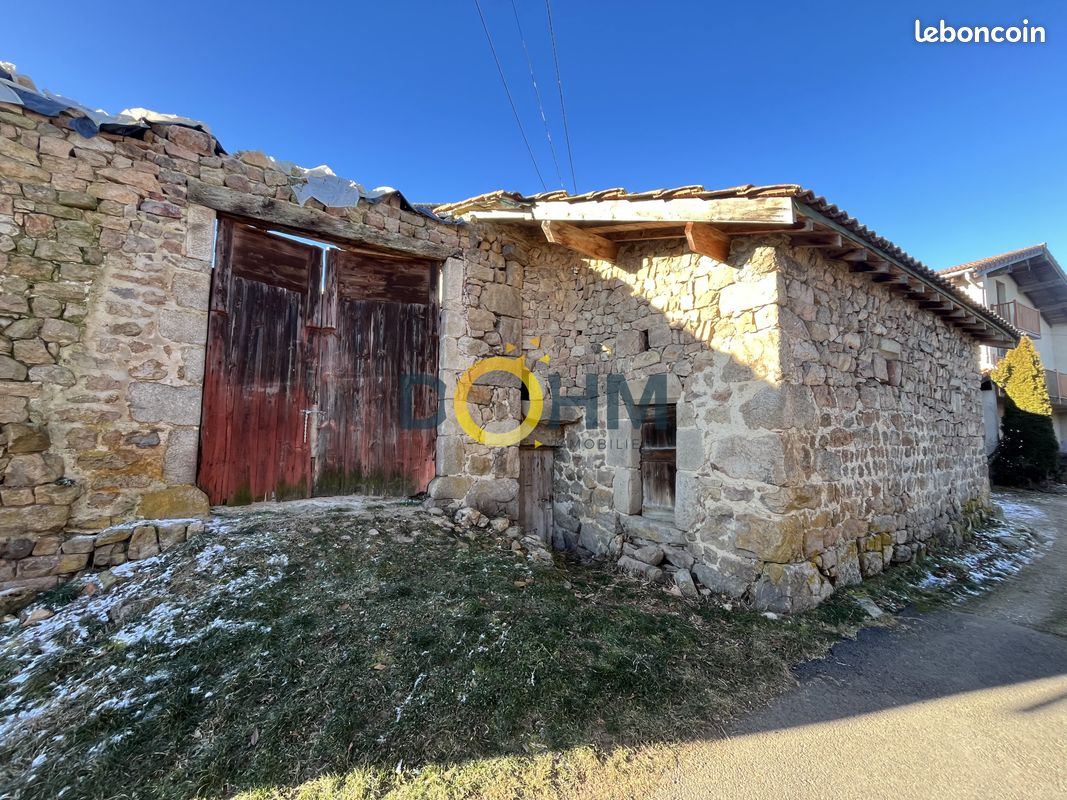 Maison 1 pièce 120 m² · à Marols · 120 m² · 39 000 €