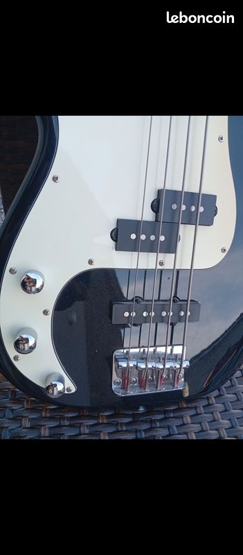 Gitard bass pression squier gaucher (image 2)