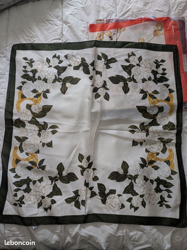 5 Foulards avec motifs (image 7)