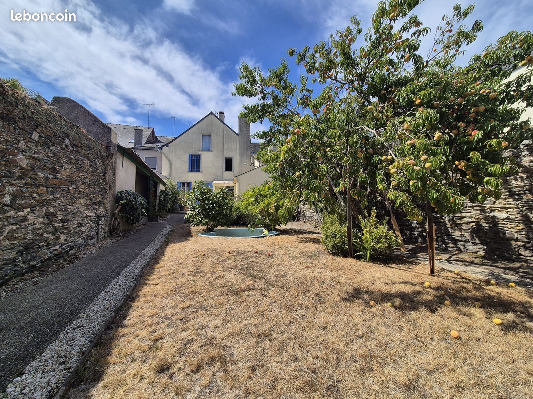 Maison 9 pièces 167 m² · à Candé · 167 m² · 143 500 €