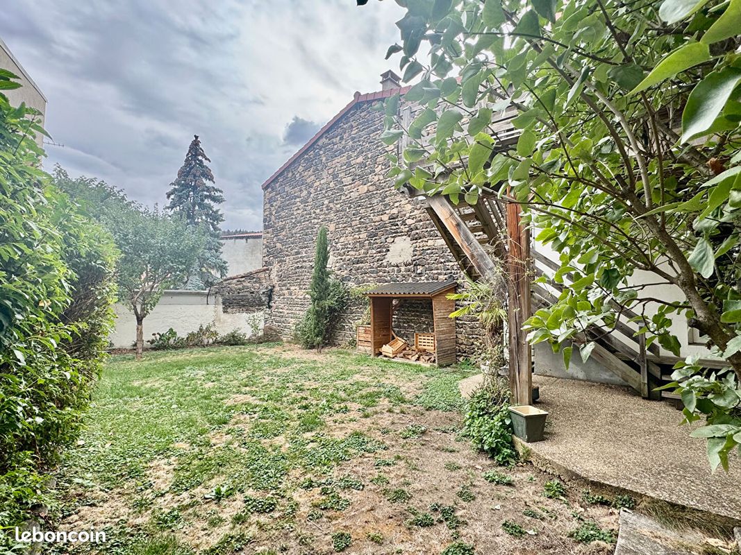 Maison 8 pièces 200 m² · à Ceyrat · 200 m² · 492 500 €