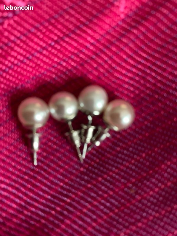 Parure en perles blanches (image 2)
