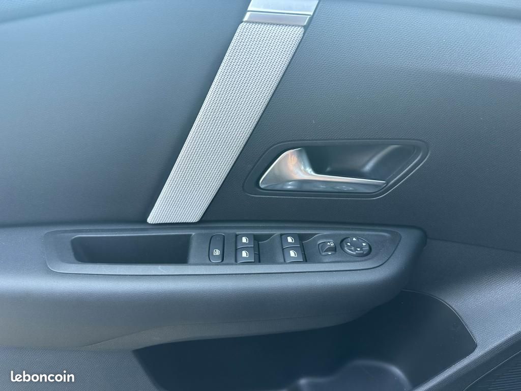 CITROEN C4 1.2i Hybride - 145 S&S - BV e-DCS 6 Max PHASE 2 (image 21)