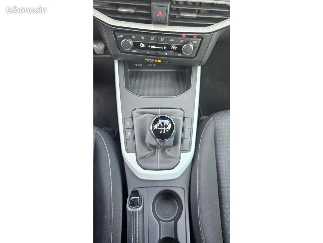 Seat Arona STYLE 1.0 TSI 95cv + Pack Spring + Aide au stationnement arrière (image 8)