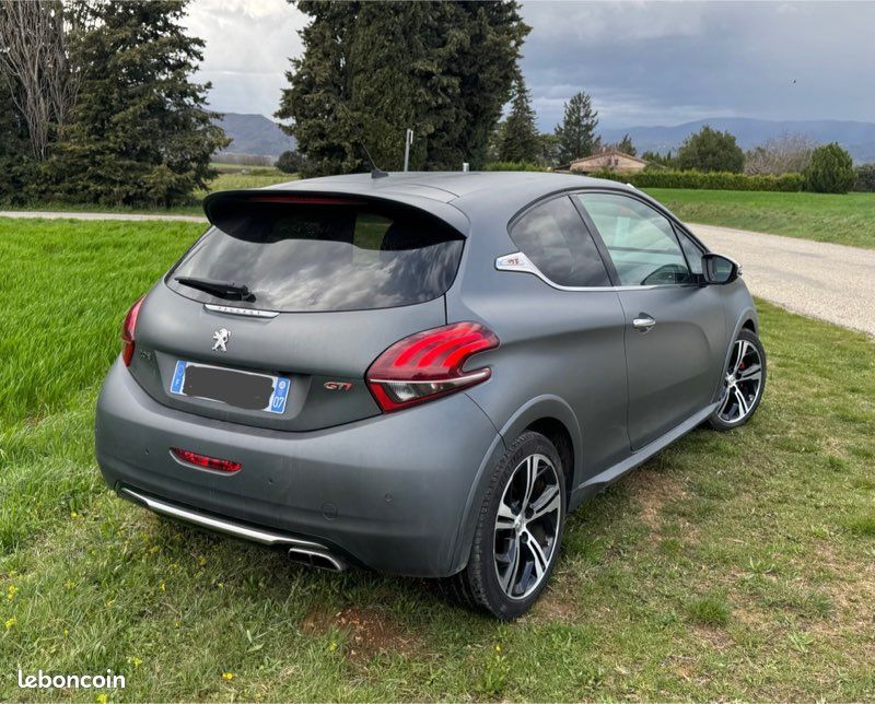 Peugeot 208 GTI (image 2)