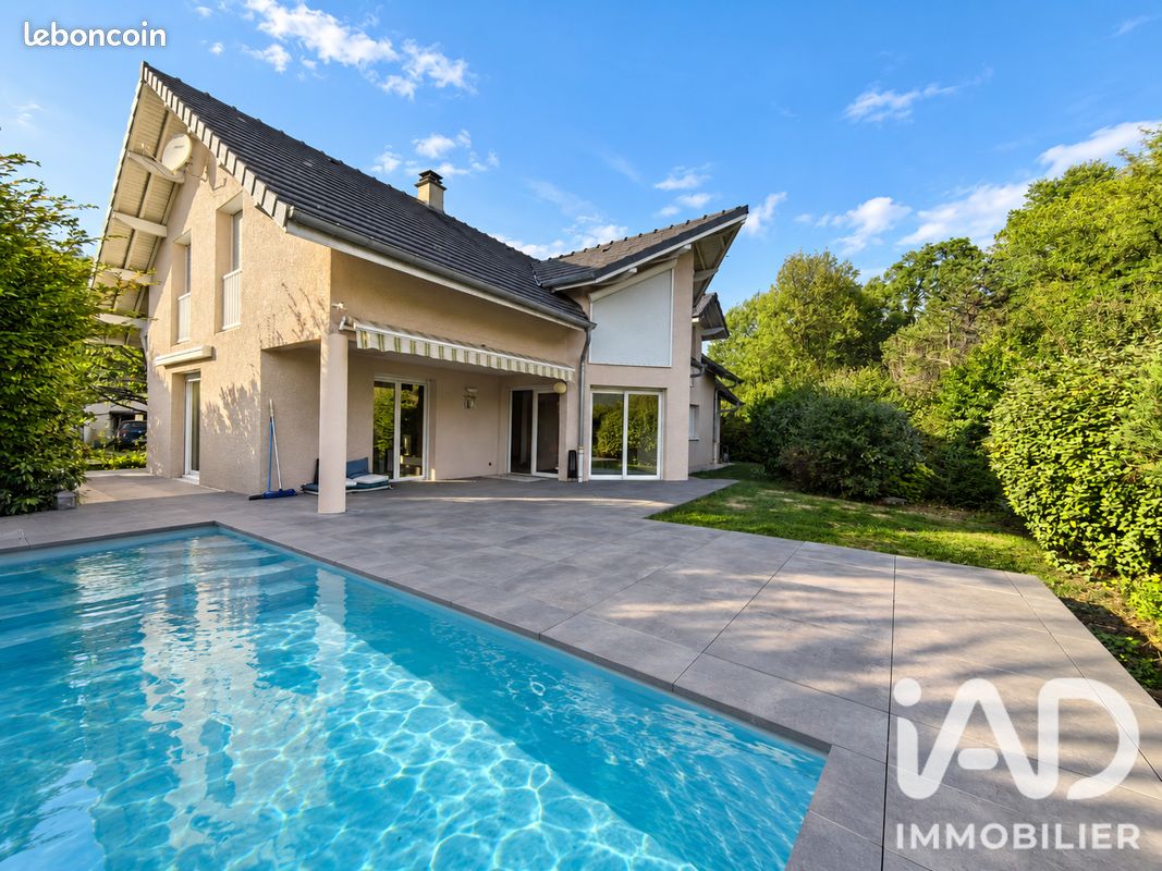 Maison 8 pièces 187 m² · à Saint-Alban-Leysse · 187 m² · 749 000 €