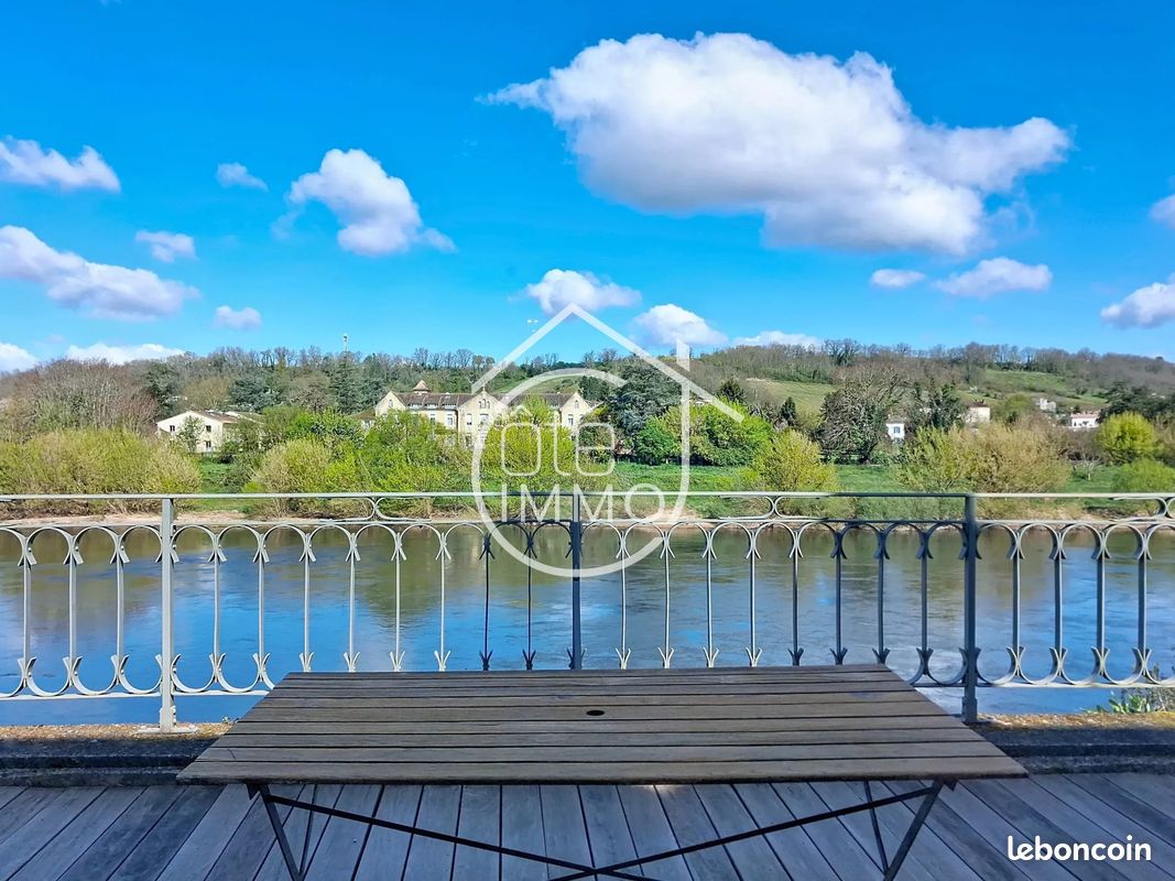 Maison 6 pièces 219 m² · à Sainte-Foy-la-Grande · 219 m² · 352 000 €