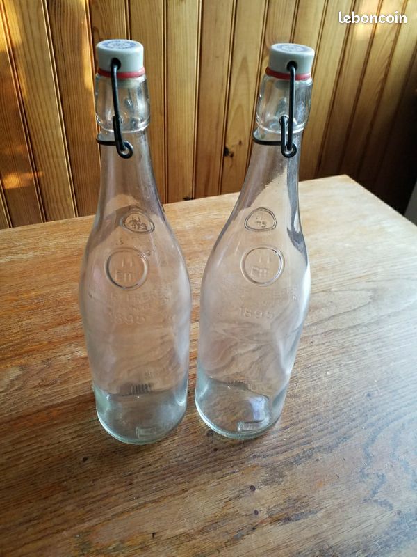 2 anciennes bouteilles à canettes ,1 litre ,
Geyer Frères.
Pas abîmées (image 1)