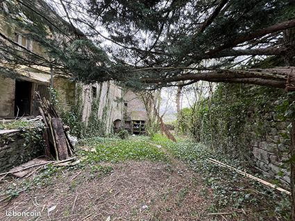 Maison 8 pièces 300 m² · à Golinhac · 300 m² · 35 000 €