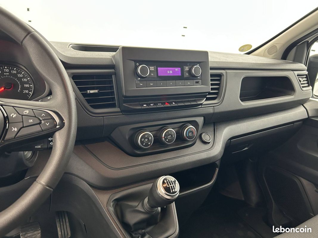 RENAULT FG CF L1H1 3T blue dci 130 E6E (image 12)