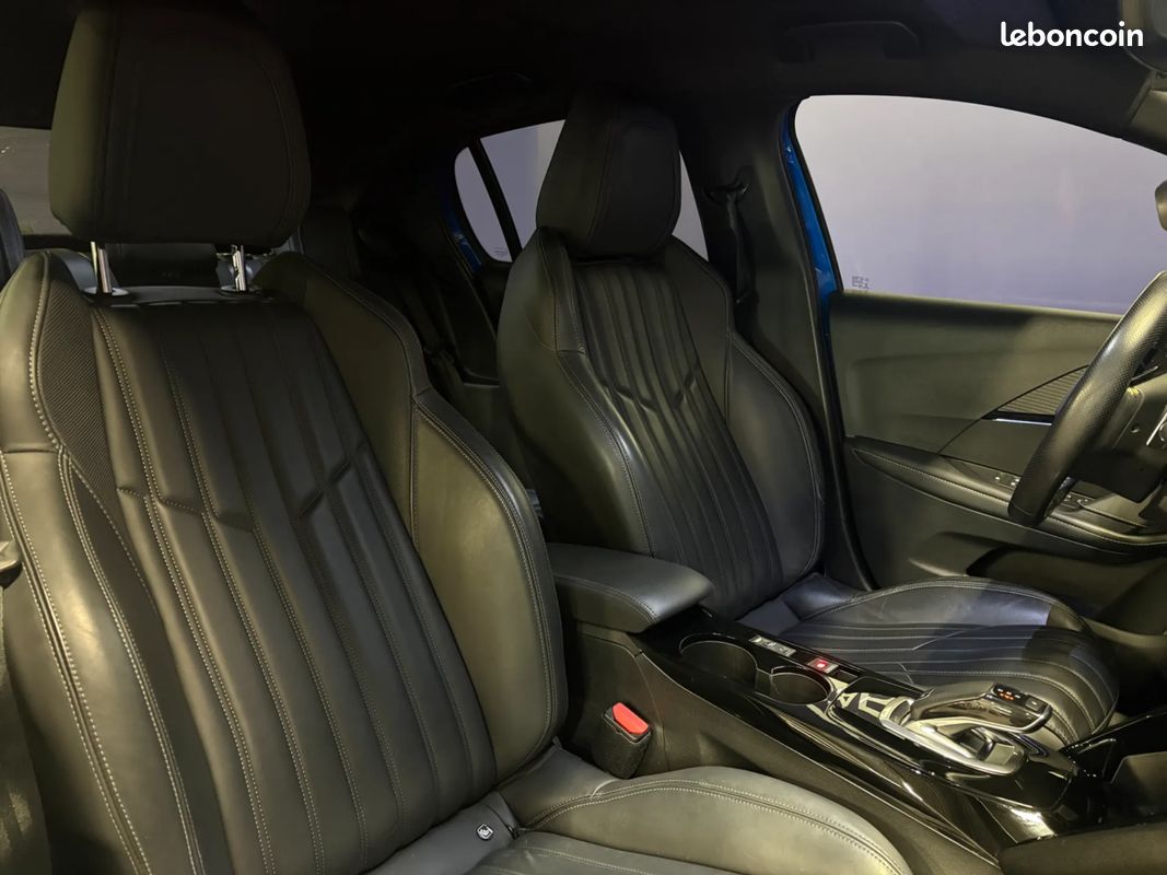 PEUGEOT 208 1.2 130ch GT - 2021 - CarPlay - Suivi complet - Boîte auto -Sièges électrique/Chauffant/Massant (image 22)