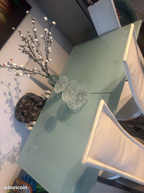 Table moderne et 4 chaise (image 7)