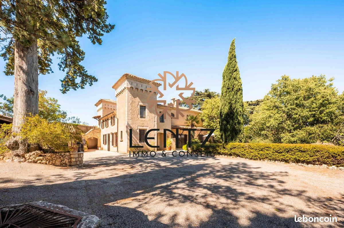 Maison 10 pièces 468 m² · à Manosque · 468 m² · 1 200 000 €