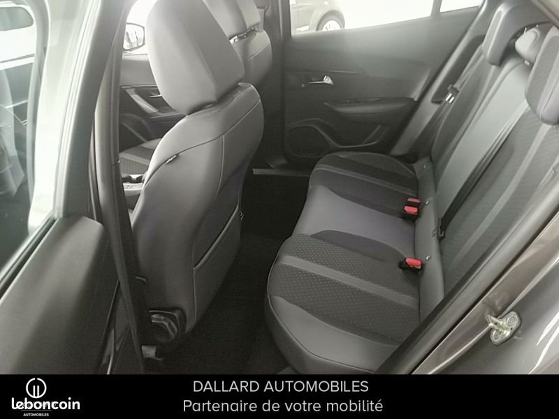 Peugeot 2008 1.2 PureTech 130ch S&S Allure (image 10)